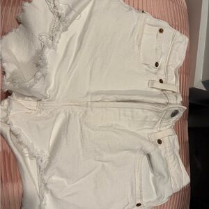 LEVI’S high waisted 501 high-rise denim shorts